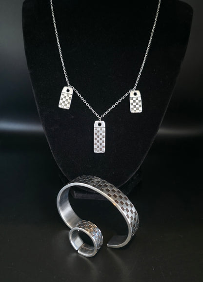 Pole Position Necklace